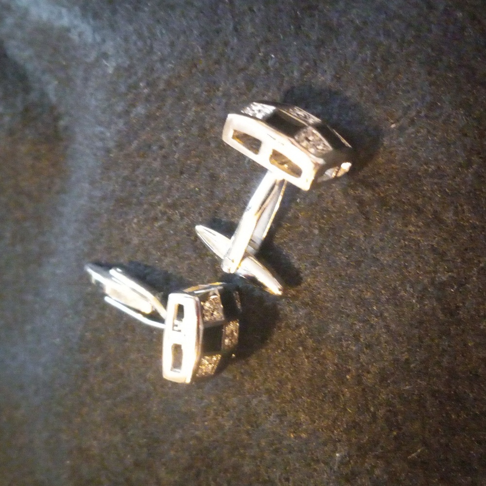 Cufflinks - Picture 3 of 3